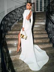 Robe longue ornée de cristaux 