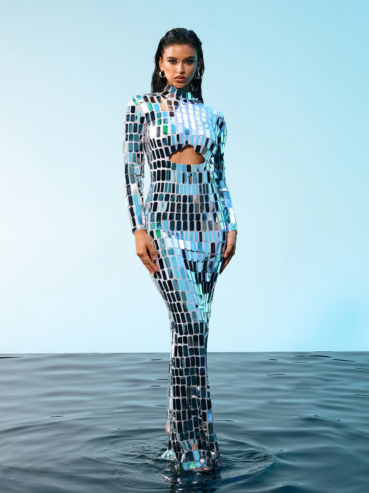 Robe maxi à découpes ornée d'acrylique 