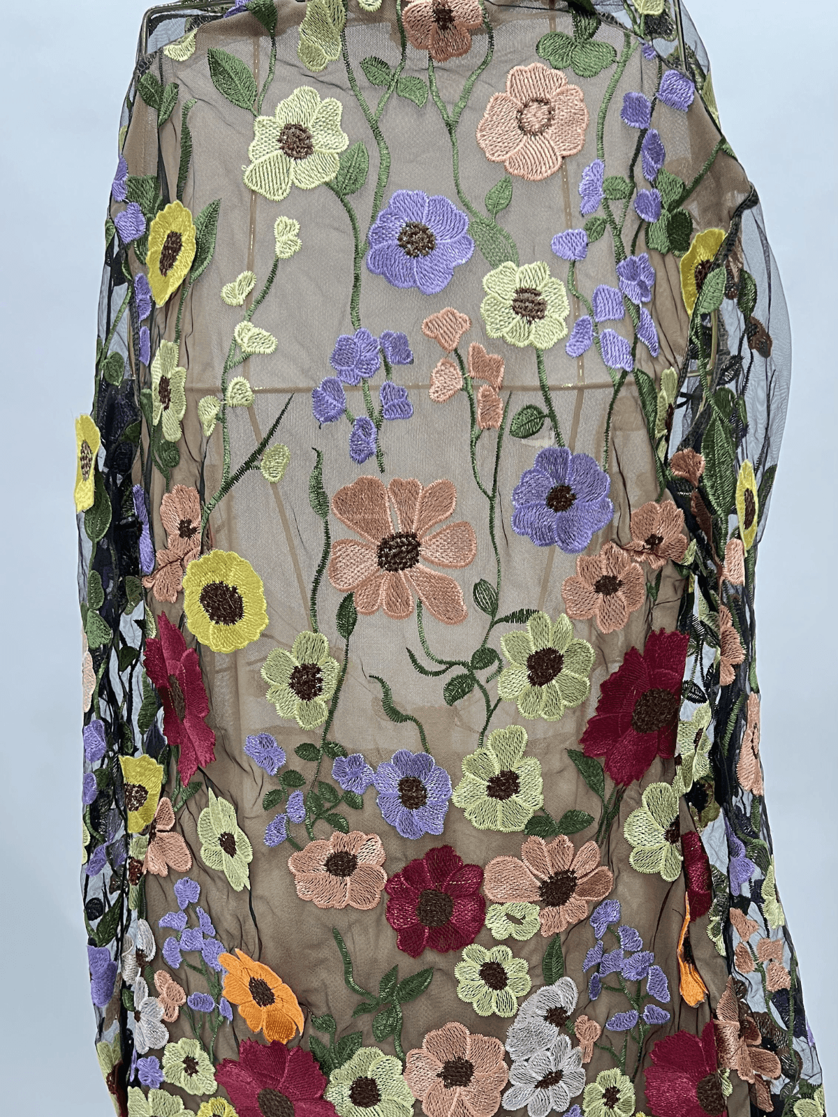 Robe courte à manches longues en résille à fleurs noire 