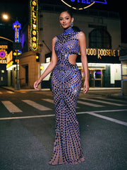 Robe longue en acrylique à col montant et strass 