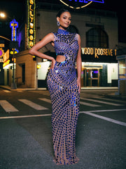 Robe longue en acrylique à col montant et strass 