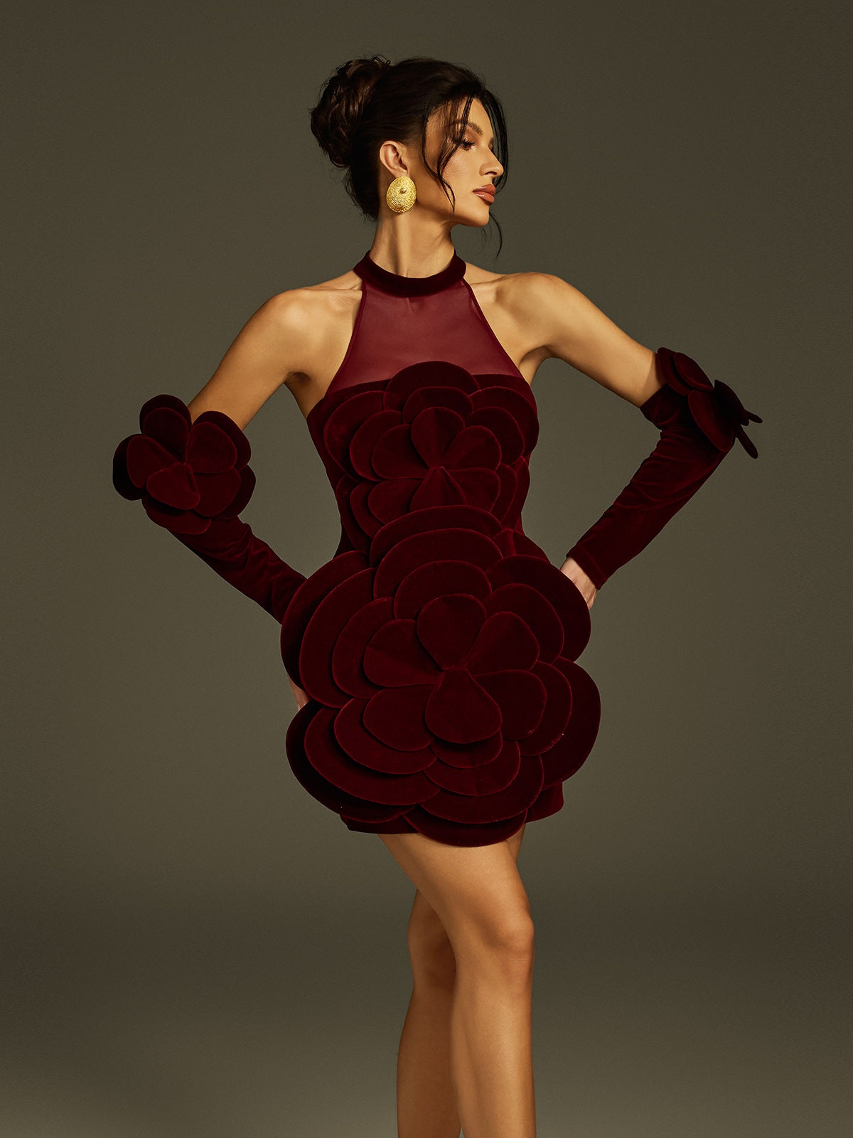 Robe courte en velours à fleurs 