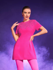 Robe courte mini à manches courtes en jacquard rose fuchsia 