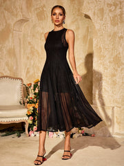 Robe midi sans manches en maille noire 