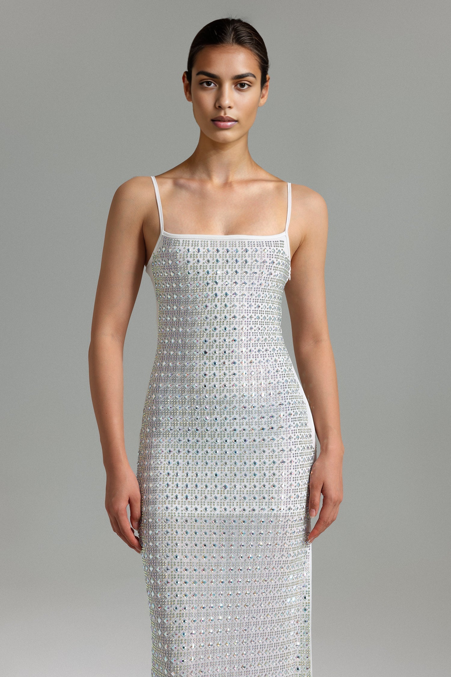 Robe longue dos nu à strass