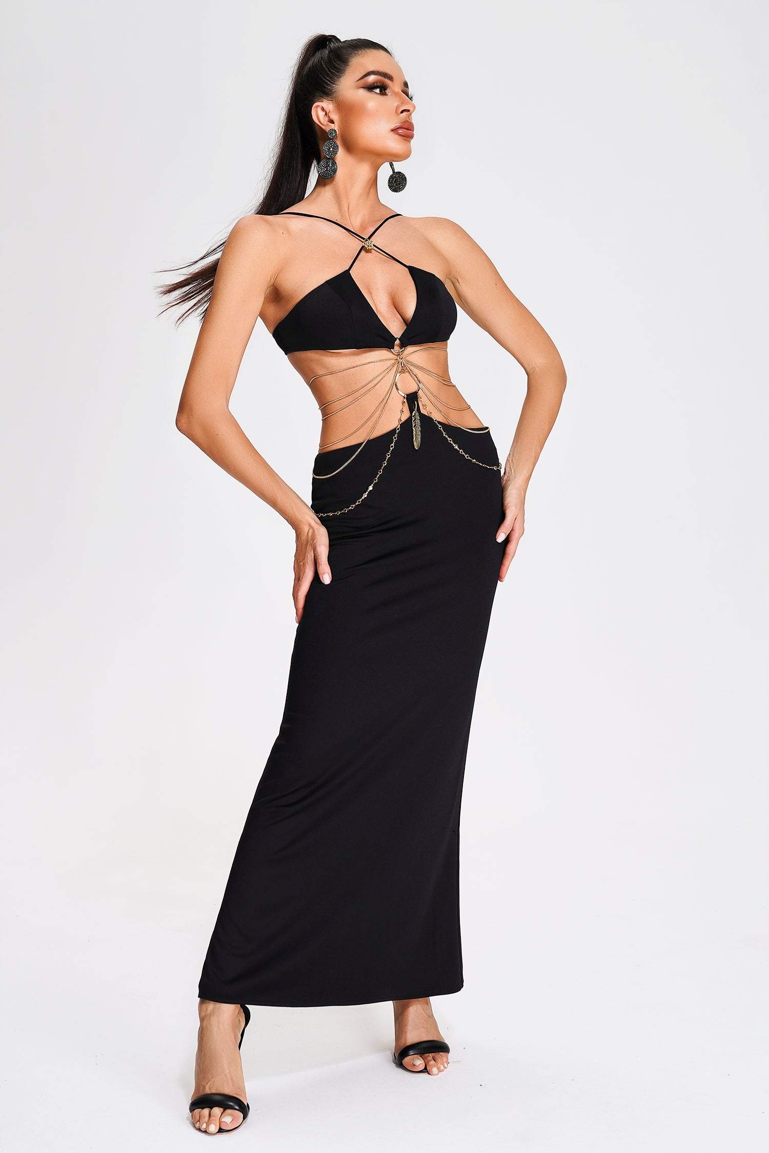 Robe longue dos nu à découpes